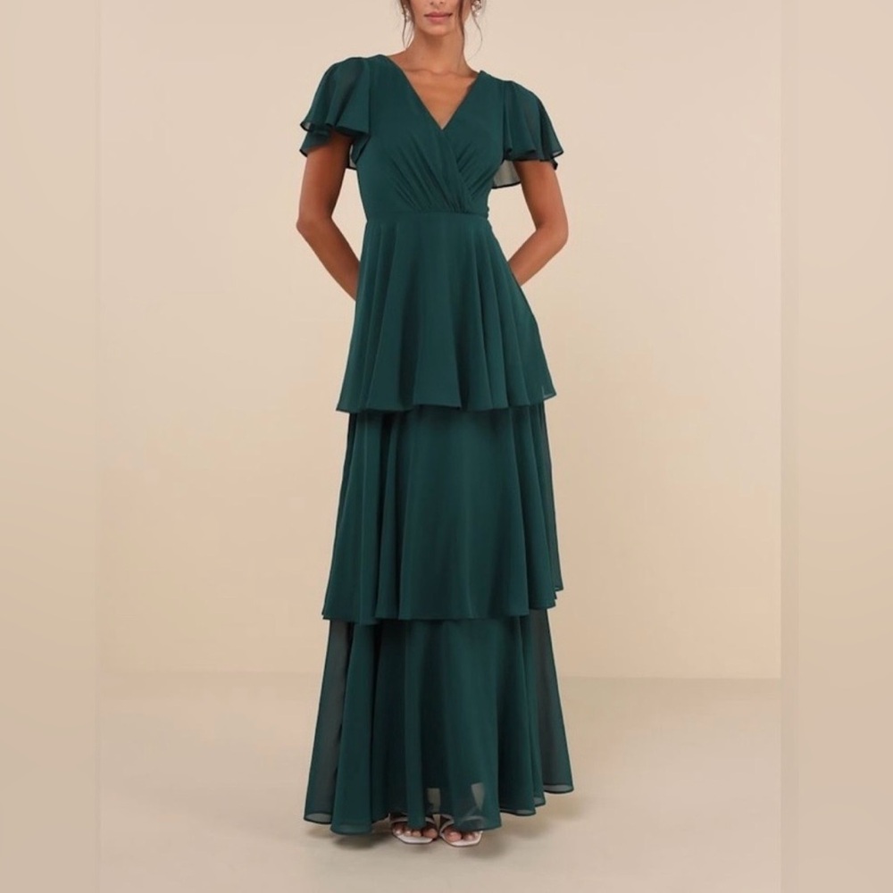 Lulus NWT “Sincerely Exquisite” Emerald Green Short Sleeve Tiered Maxi SZ Small